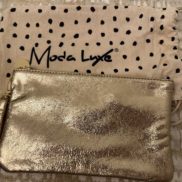 Gold Moda Luxe clutch/wristlet. - Picture 2 of 5